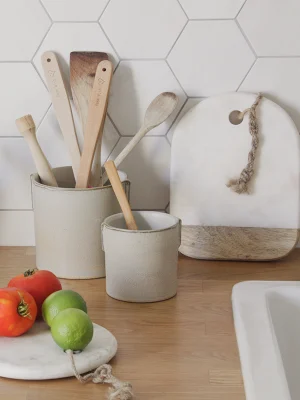 Pot en grès, simplicité et minimalisme