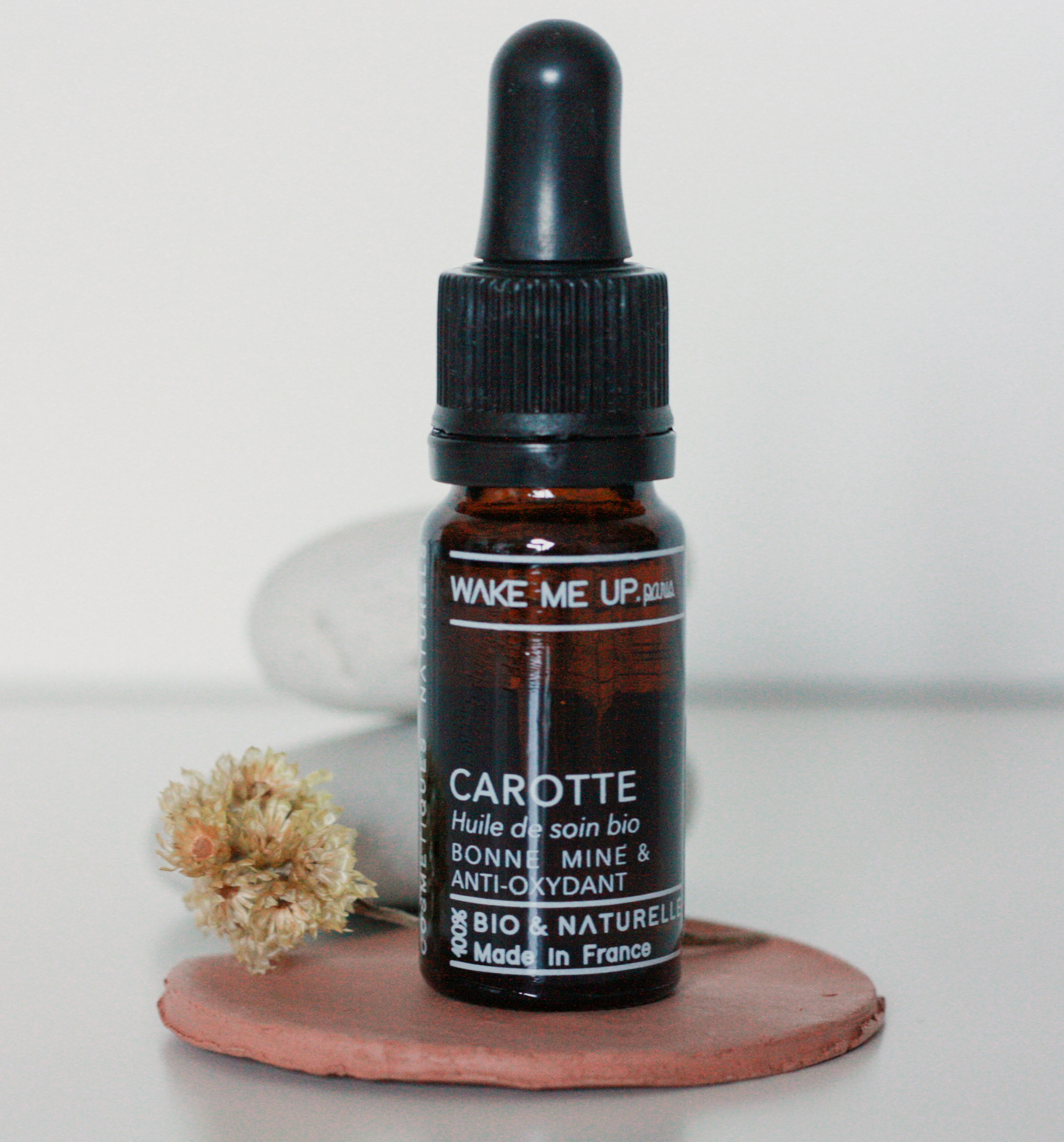 huile de soin vรฉgรฉtale carotte Bio wake me up paris
