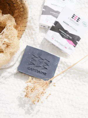 Savon détox de la peau naturelle charbon savon carbon detox capitaine cosmétique