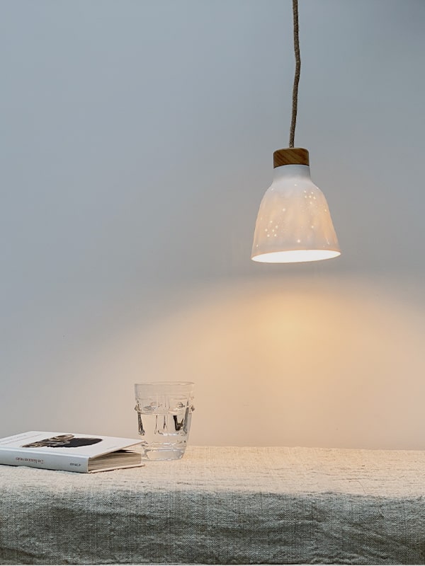 Lampe baladeuse points en céramique blanche