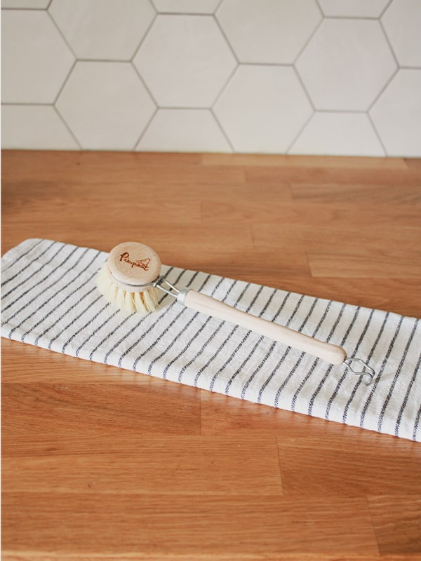 Brosse vaisselle bois de hêtre et fibres d'agave, avec tête interchangeable, Pimpant. Cuisine zéro déchet, écoresponsable.