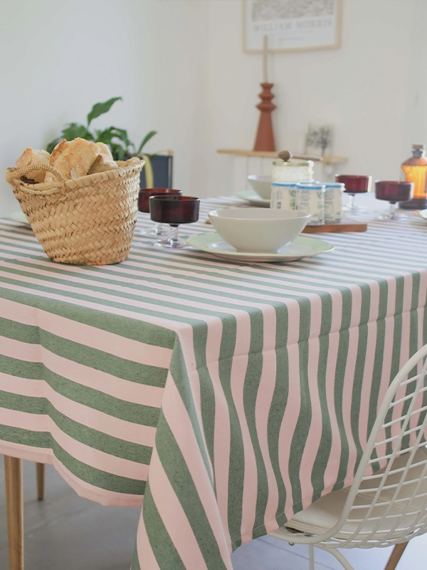 Nappe imperméable rayures rose et verte jacquard. Rectangulaire, différentes tailles.