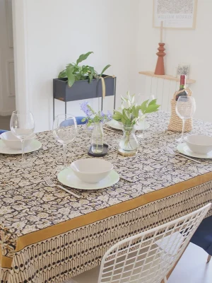 Nappe indienne block print 140×200 cm en coton. Fabrication artisanale 🌿