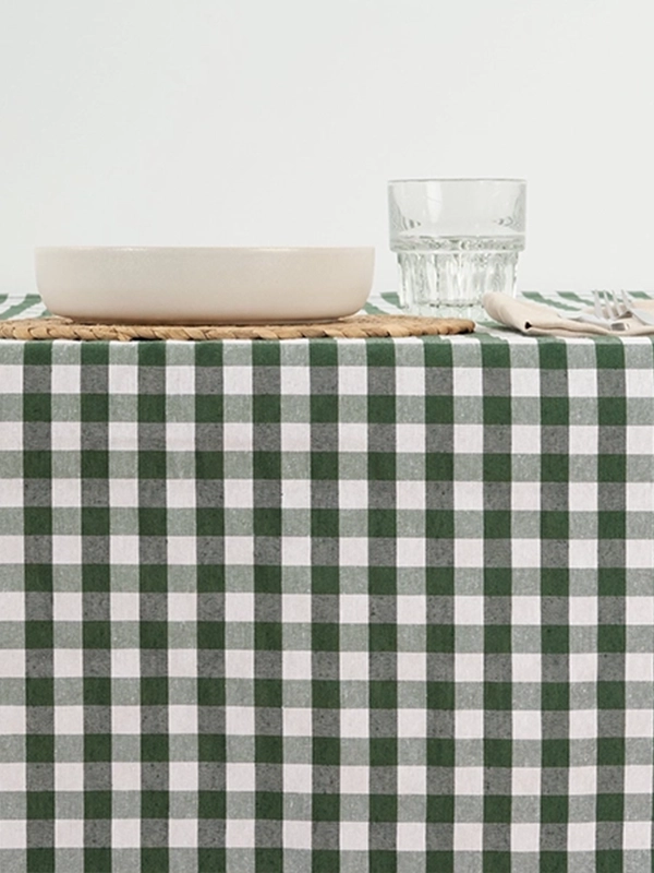 Nappe vichy, campagne chic. Nappe à carreaux