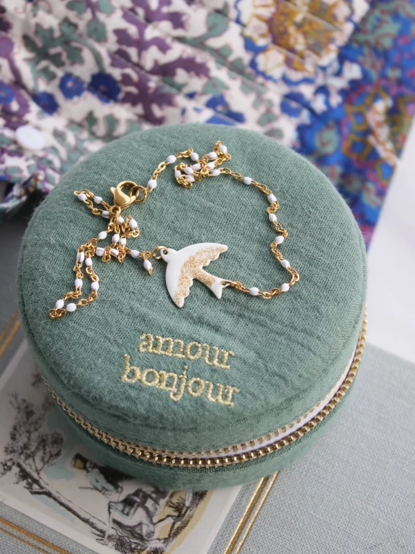 Collier colombe blanche, chaîne dorée