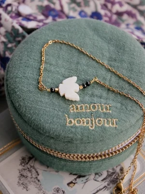Collier oiseau blanc avec chaîne dorée 🕊️