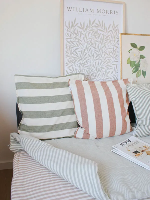 edredon-raye-vert Edredon rayé vert, bout de lit, sofa cover. Rayures vertes. Gaze de coton